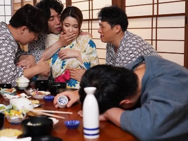 đưa bà xã đi suối nước nóng, anh xã không biết bà xã bị người khác đụ sấp mặt