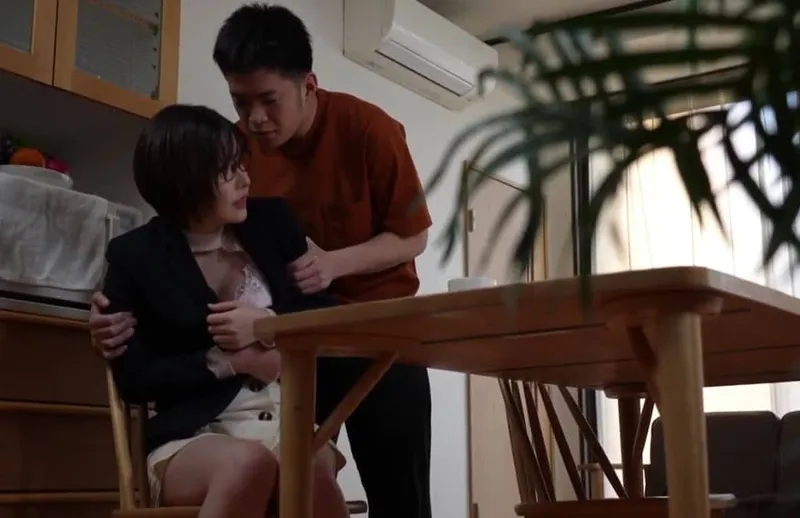 Trở về sau khi bị làm nhục thì tiếp tục bị bố và em chồng chơi