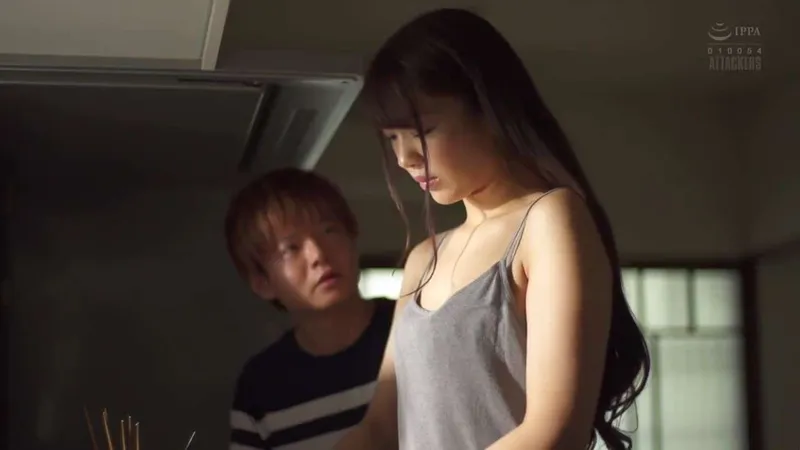 Chồng sắp cưới của chị gái đụ cô em vợ đang khổ sở vì thất tình