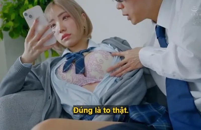 Nữ sinh băng giá chỉ mong tiền bạc, anh muốn hành động gì với em cũng được.